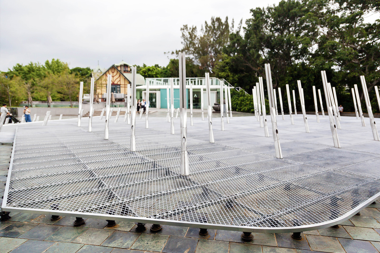 台北市立美術館 X site|金屬擴張網實現會呼吸的城市地景