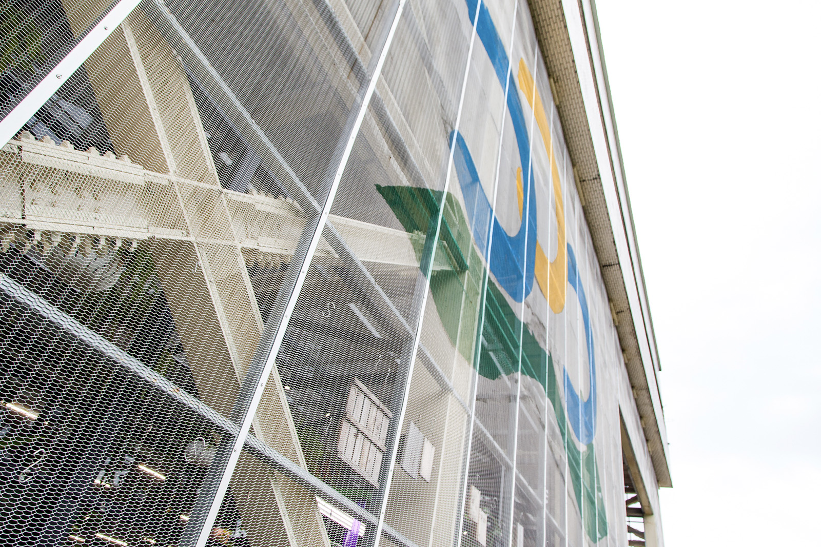 屏科大圖書館｜外牆過渡空間、節能通透與防鳥設計