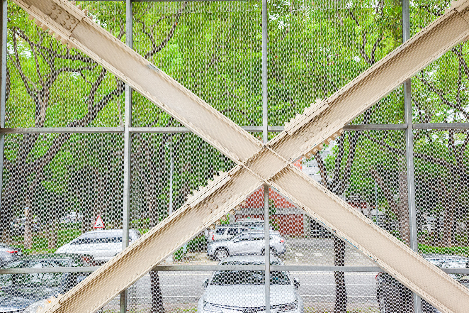屏科大圖書館｜外牆過渡空間、節能通透與防鳥設計