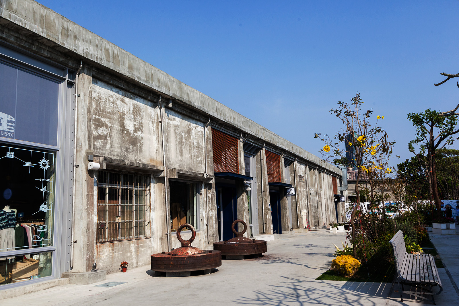 高雄大港倉金屬擴張網案例｜通透耐久的工業立面設計