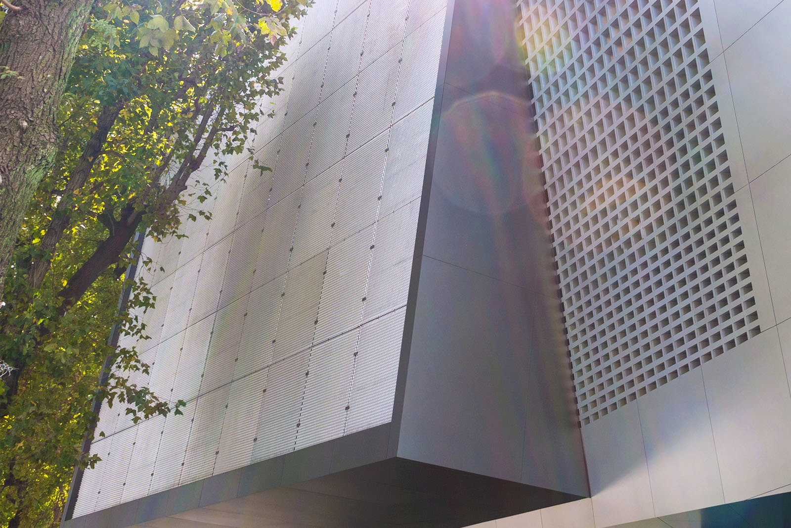 日勝生鑄慕RADIUM ONE 接待會館外牆 