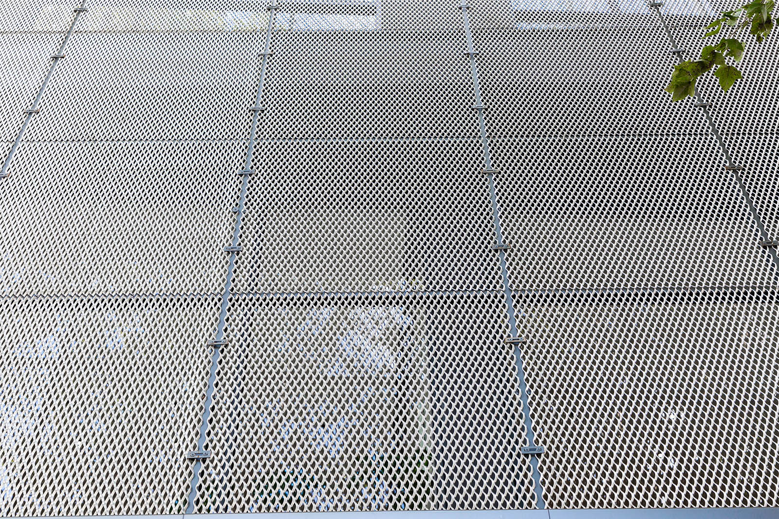 日勝生鑄慕RADIUM ONE 接待會館外牆 