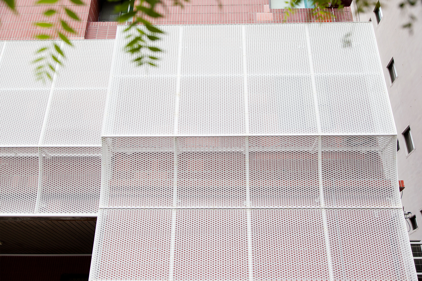 聖光神學院-金屬網外牆