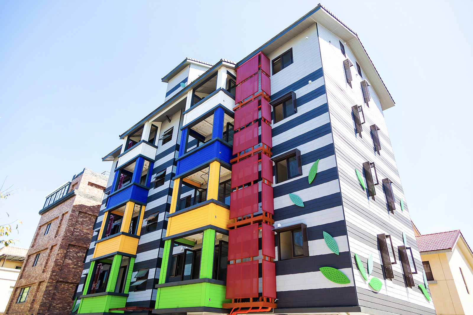 建築外觀擴張網-桃園龍潭渴望園區 斑馬公寓