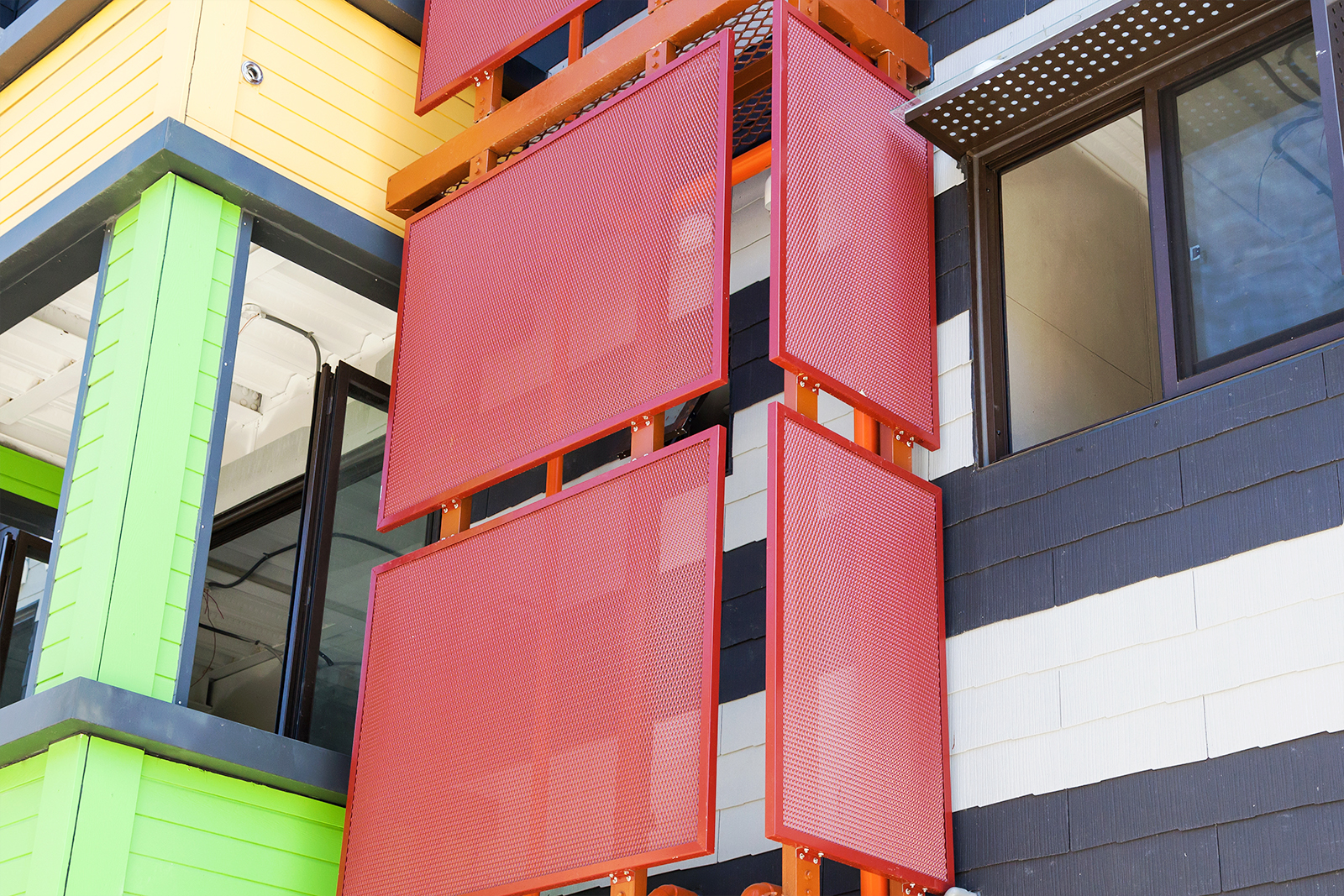 建築外觀擴張網-桃園龍潭渴望園區 斑馬公寓