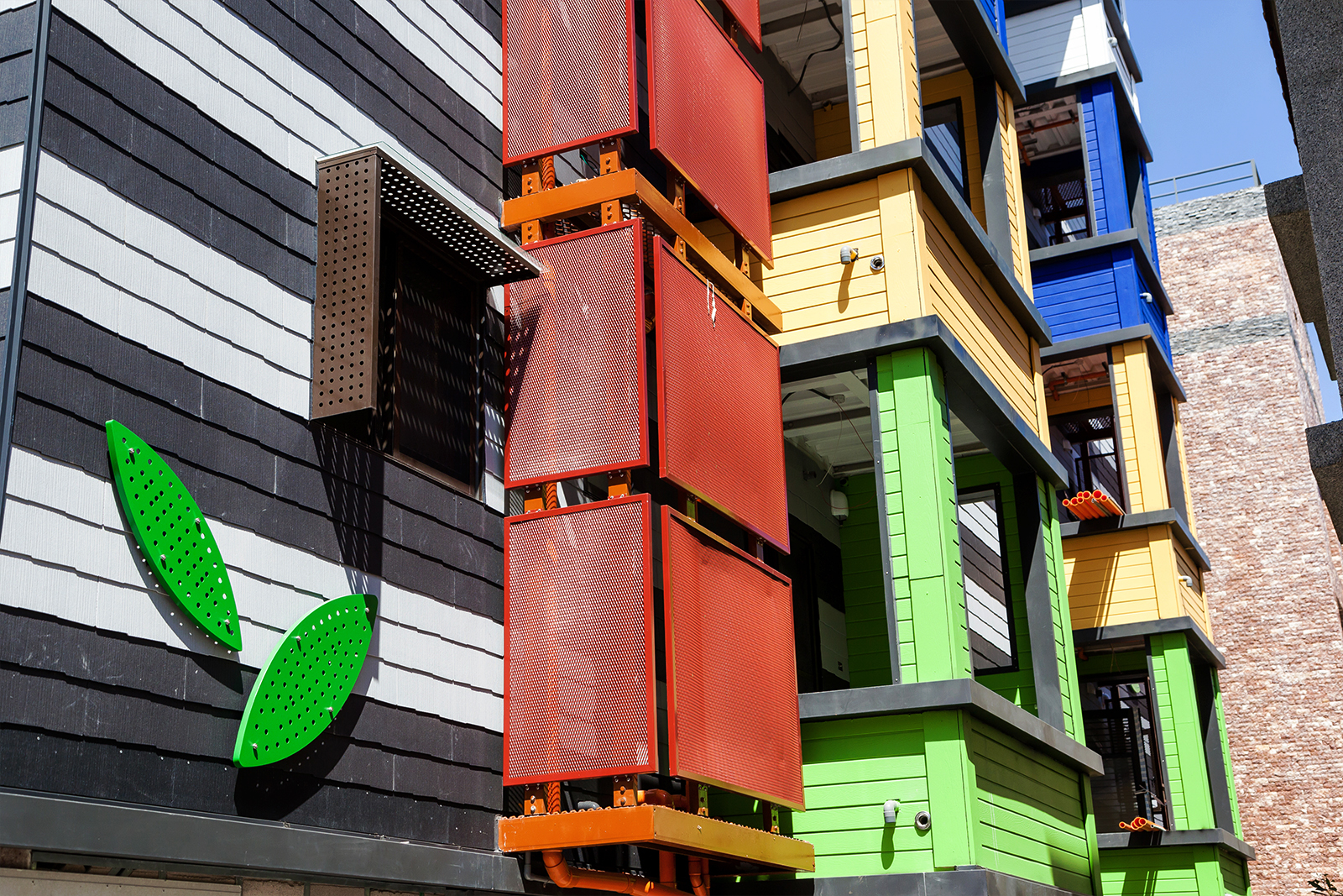 建築外觀擴張網-桃園龍潭渴望園區 斑馬公寓