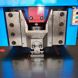 C型沖孔網機